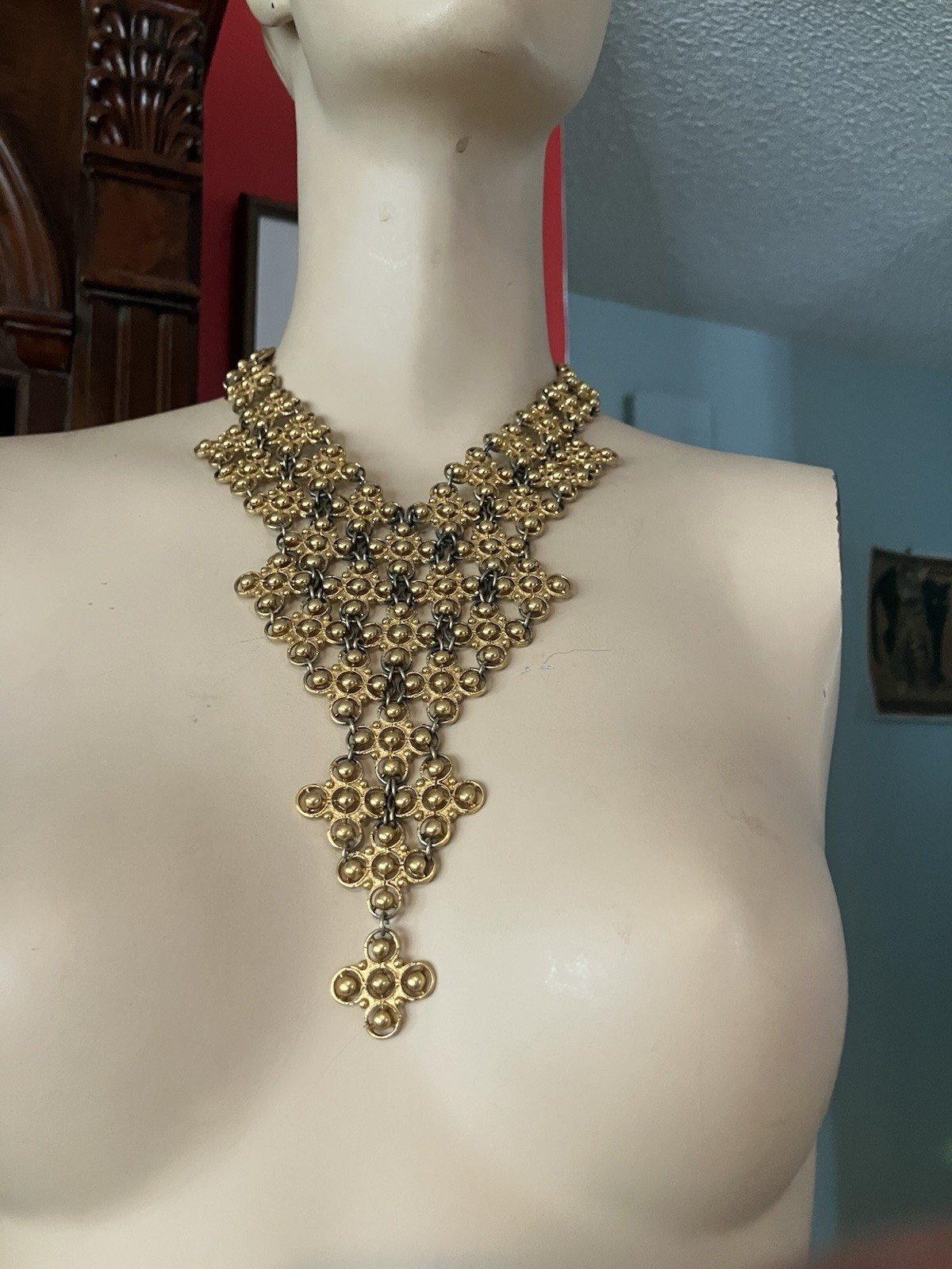 1971 MONET “MORESQUE” Gold Egypt Revive Etruscan Runway Statement Bib Necklace