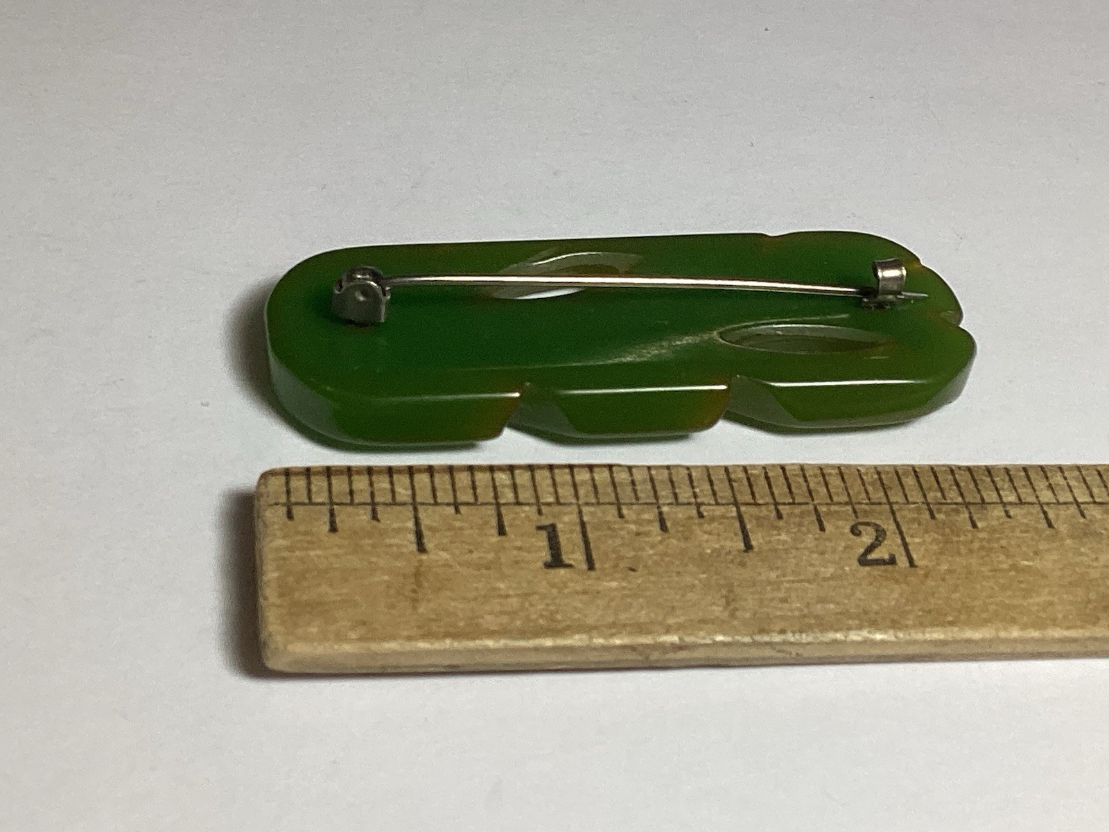 Vintage Beautiful Green Carved Bakelite 2 1/2” Inch Brooch Retro