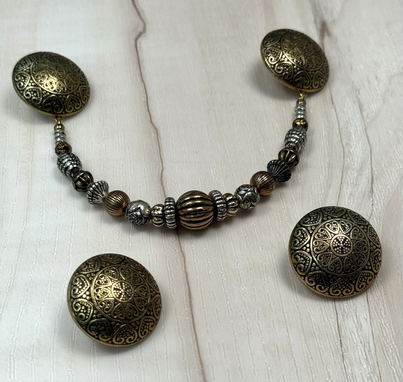 VTG 3pc JEWELRY SET Chain Brooch & Dome Stud Earrings Etched Goldtone Beads Boho