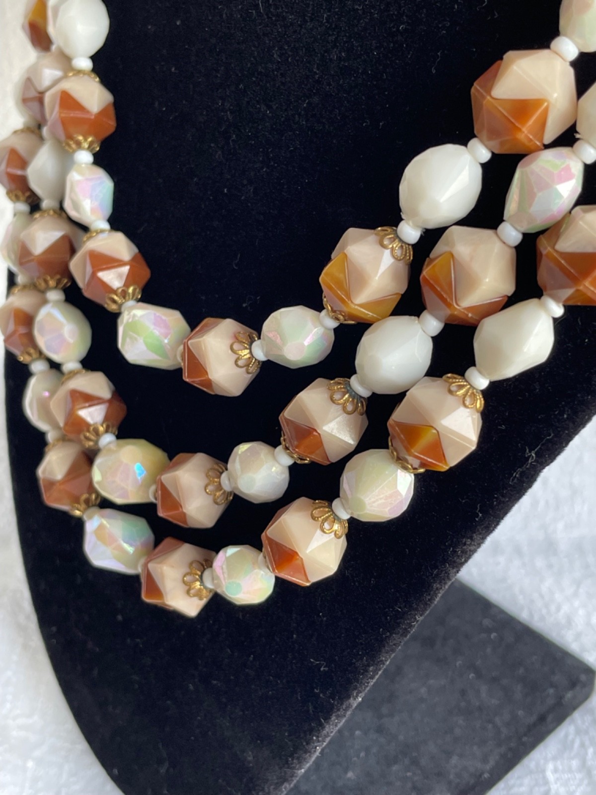 Vintage 3 strand choker neckless, white/brown. Germany