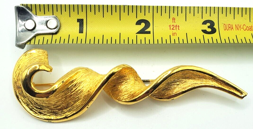 Vintage Swirl Twist Textured Ribbon Large Gold Tone Brooch Pin