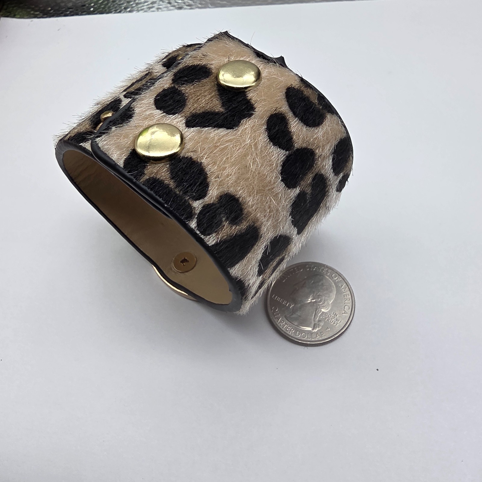 Yik Fune Faux Fur Leopard Print Gold Tone Metal Wrap Bracelet Vintage