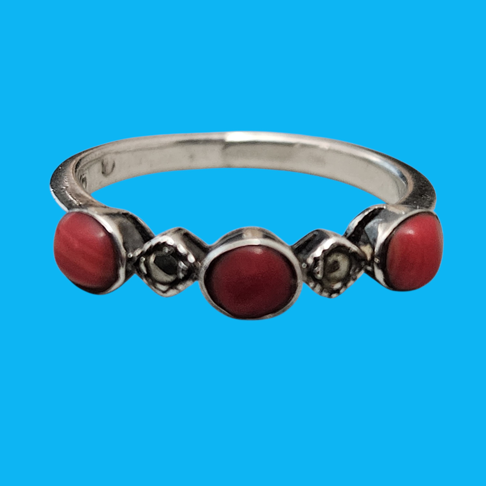 ​Vintage 925 Sterling Silver Red Coral Marcasite Multi-Stone Ring Size 5.75
