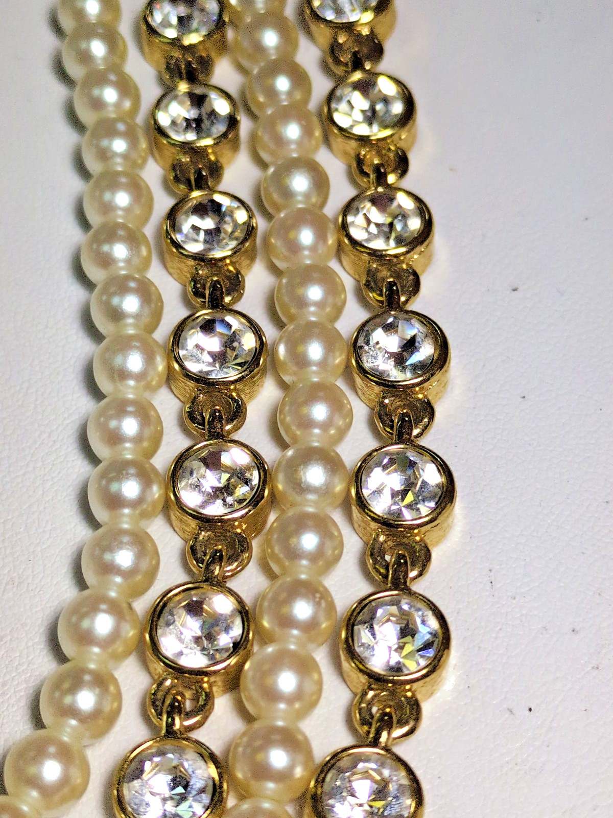VINTAGE BEAUTIFUL PEARLS & CRYSTALS BEADED 4 LAYER NECKLACE LUXURIOUS