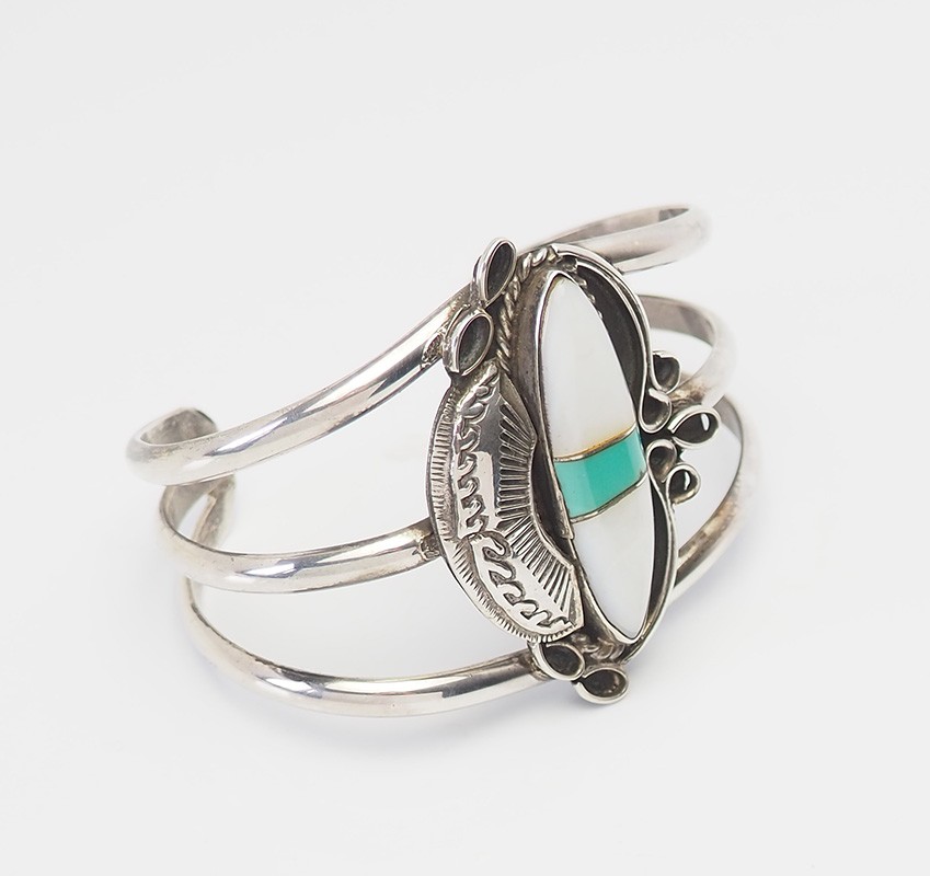 Vintage large handmade South western inlaid turquoise gemstone cuff bracelet