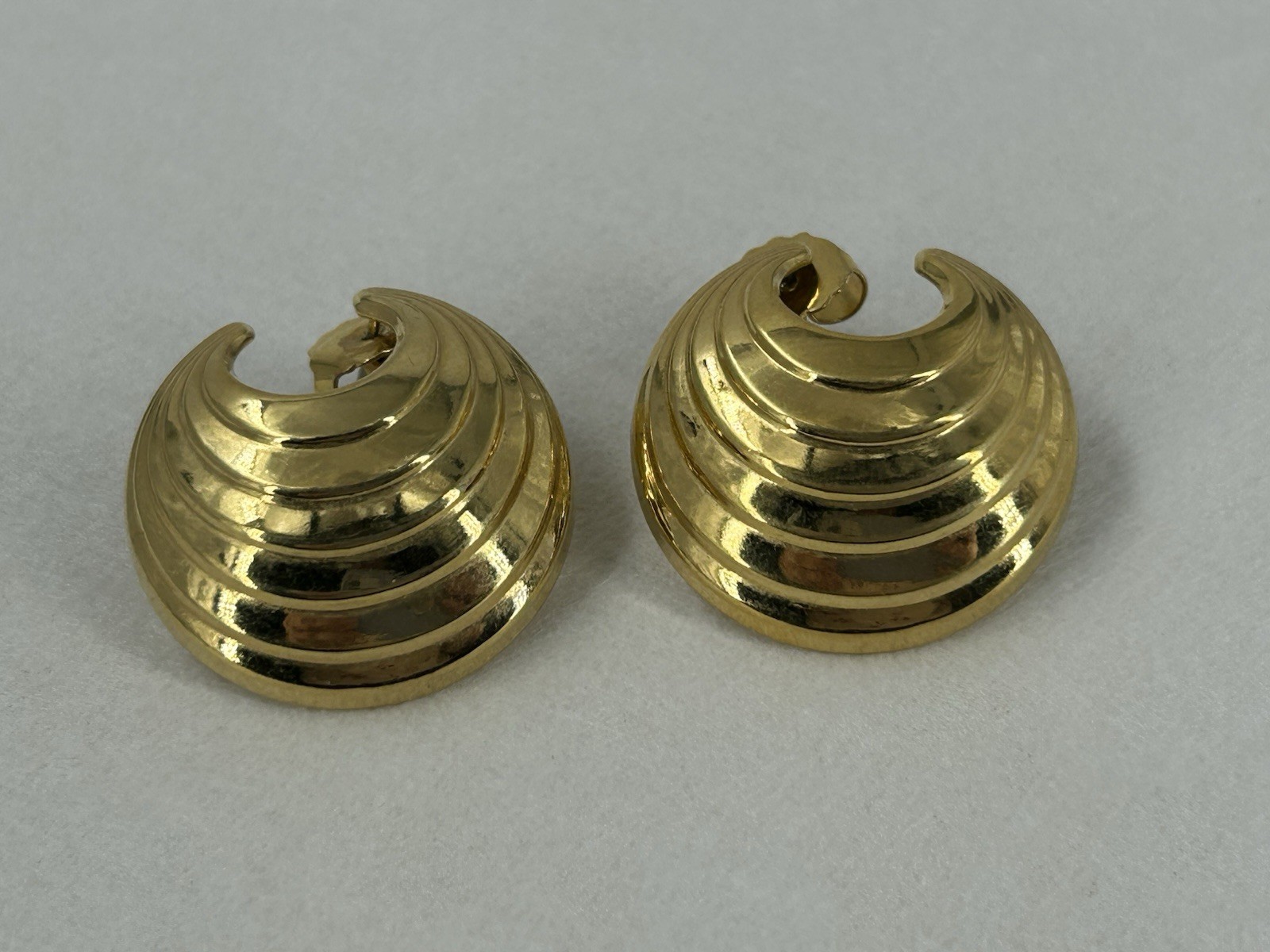 Vintage Polished Gold Tone Ribbed Wave Statement Earrings