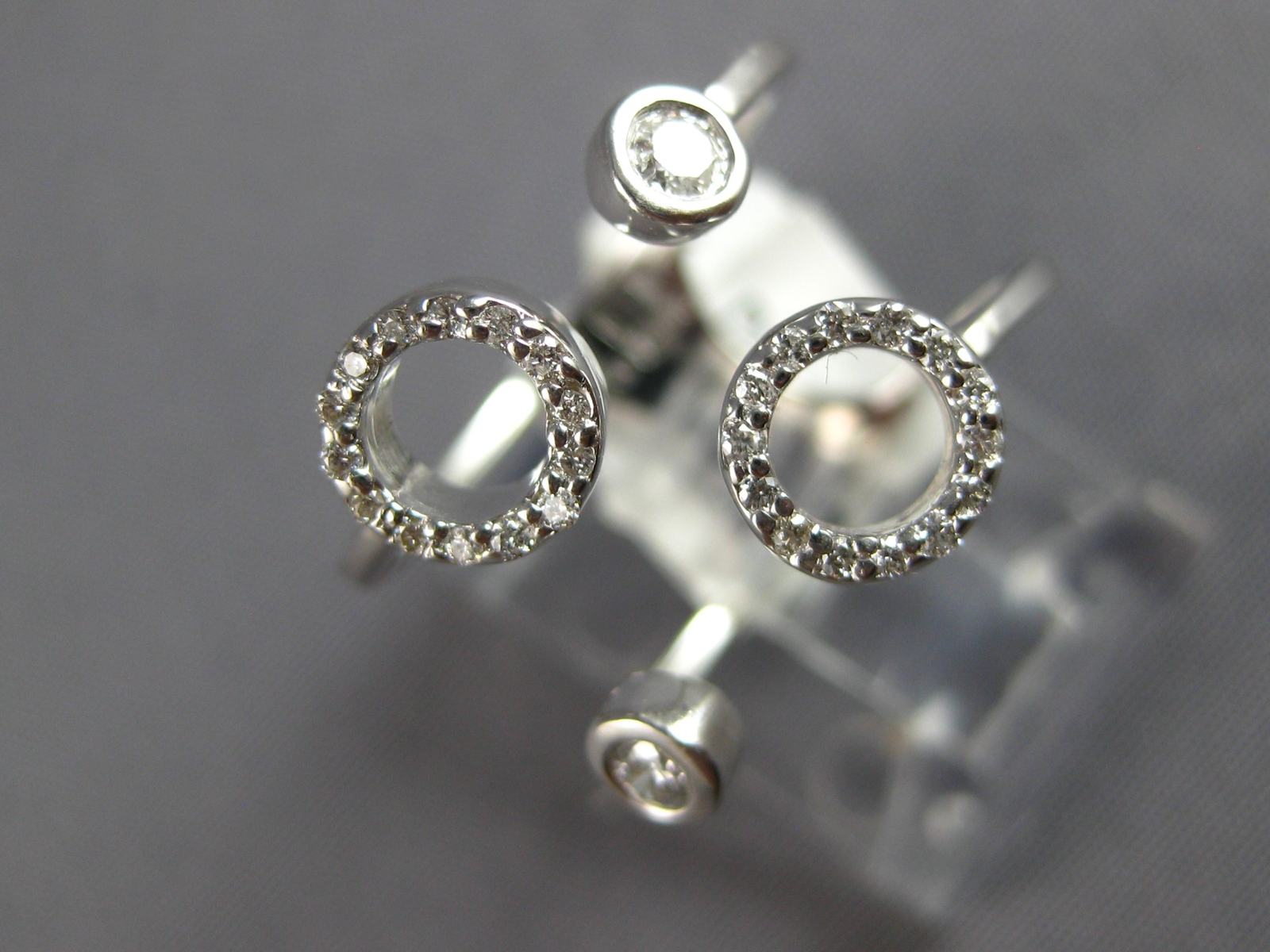 ESTATE WIDE .20CT DIAMOND 18K WHITE GOLD CLASSIC CIRCLE OF LIFE TENSION FUN RING