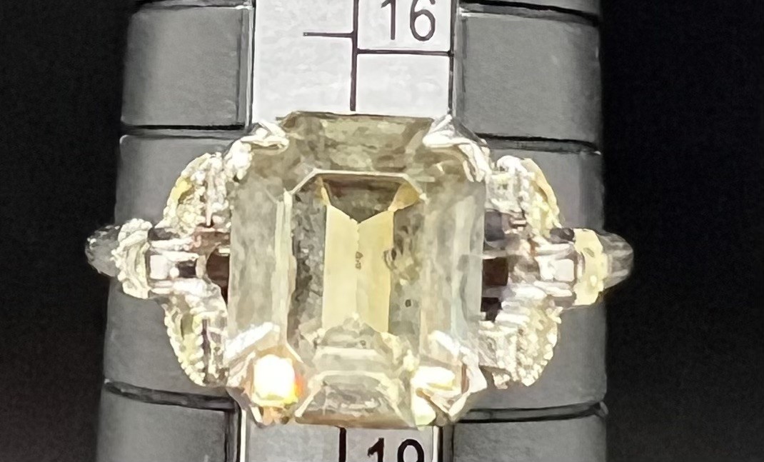 Vintage UNCAS Size 8 Ring Sterling Silver Patent No. 2763140 Smokey Grey Stone
