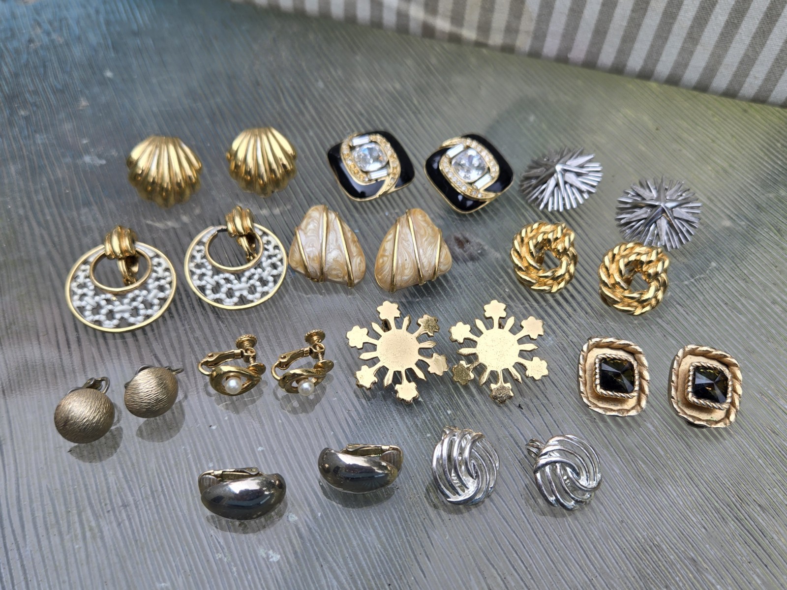 Estate Lot 12 Pair Vintage Clip-On Earrings Trifari Monet Bergere Avon Napier