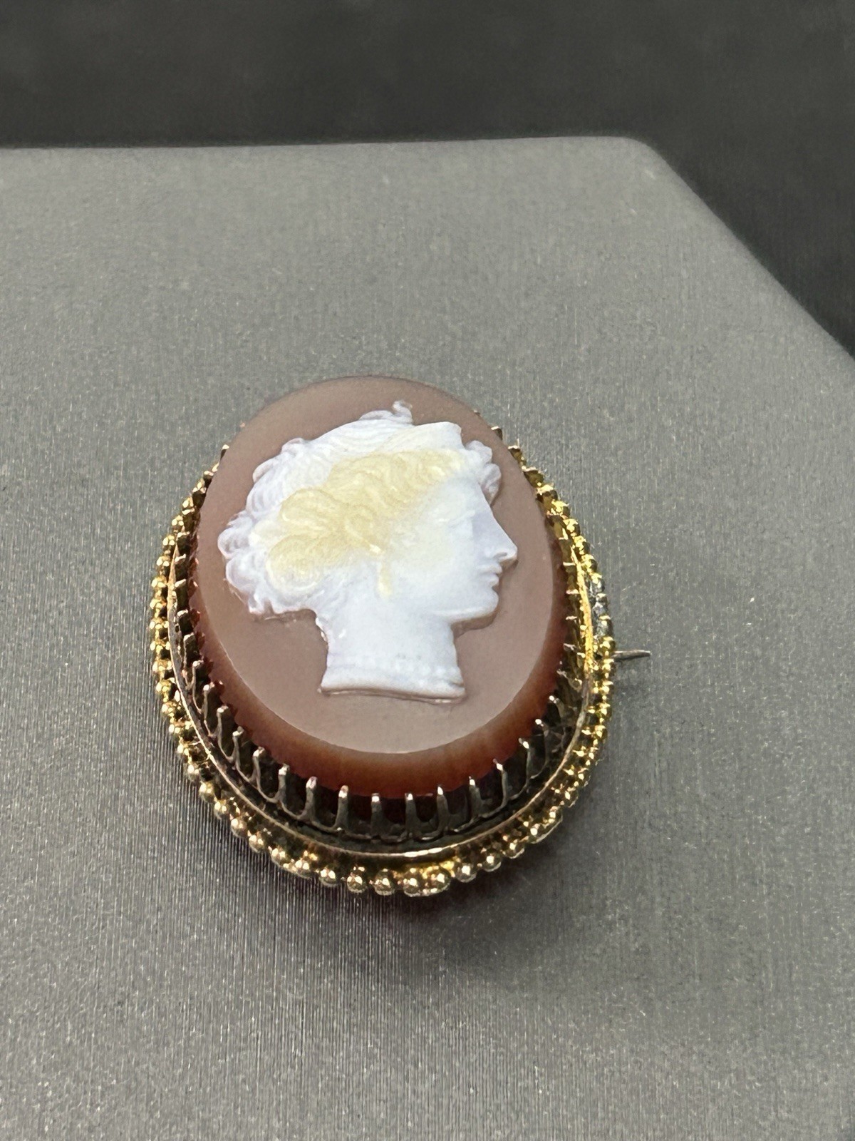 Antique Carved Shell Cameo Brooch Gold Frame Victorian Lady Portrait*