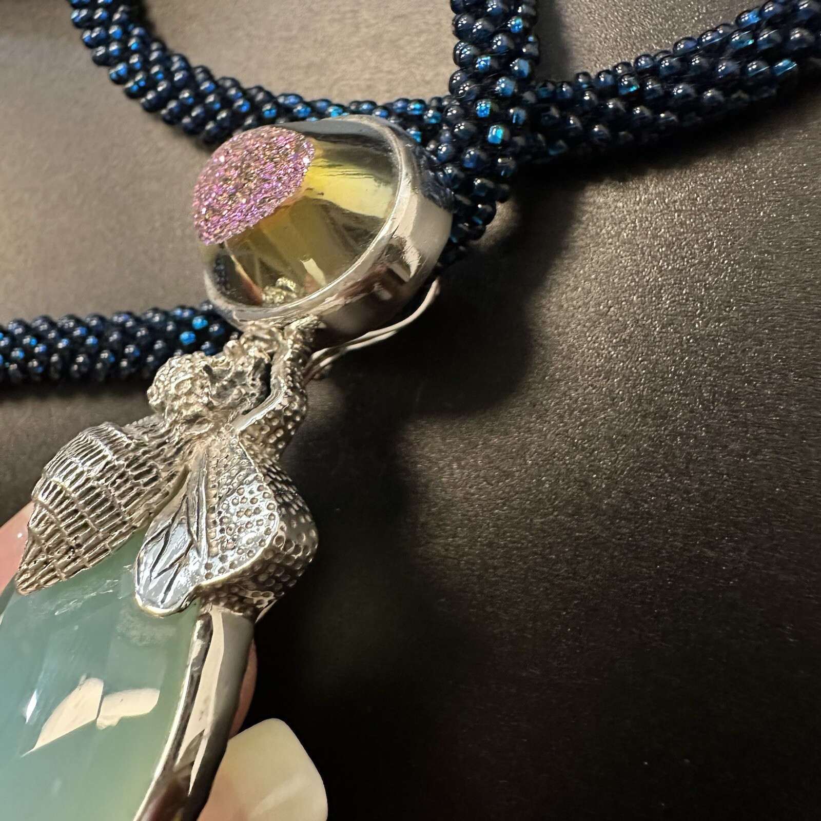 ESTATE STERLING AMY KAHN RUSSEL CHALCEDONY DRUZY QUARTZ BEE BROOCH NECKLACE 23”