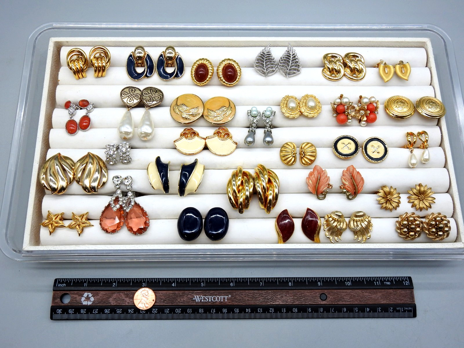 Vintage Now Lot Chunky Statement Clip Earrings 80’s Costume Gold Tone Enamel