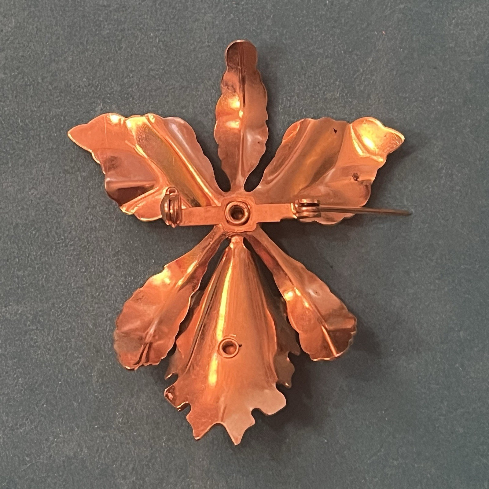 VTG 3D Gold tone Orchid Flower Brooch purple rhinestones retro Pin Flora Jewelry