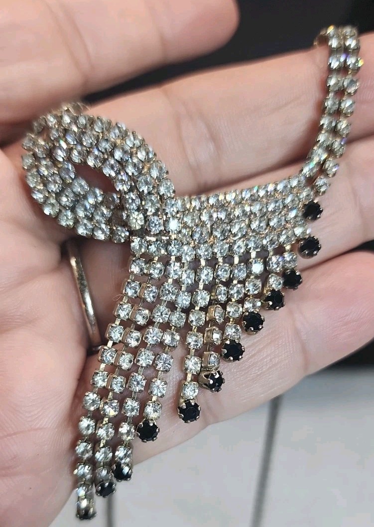 Vintage 1950’s Silver Tone White & Black Rhinestone Cascade Necklace 16″ Rare