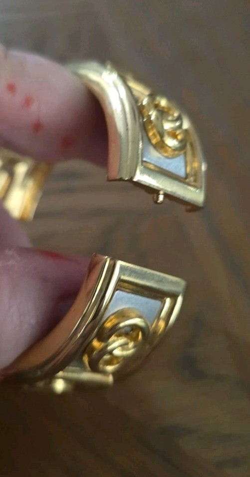 Vtg Gold Toned Hinged Mid Century Bangle Bracelet W/twin Ring Design. See Pics