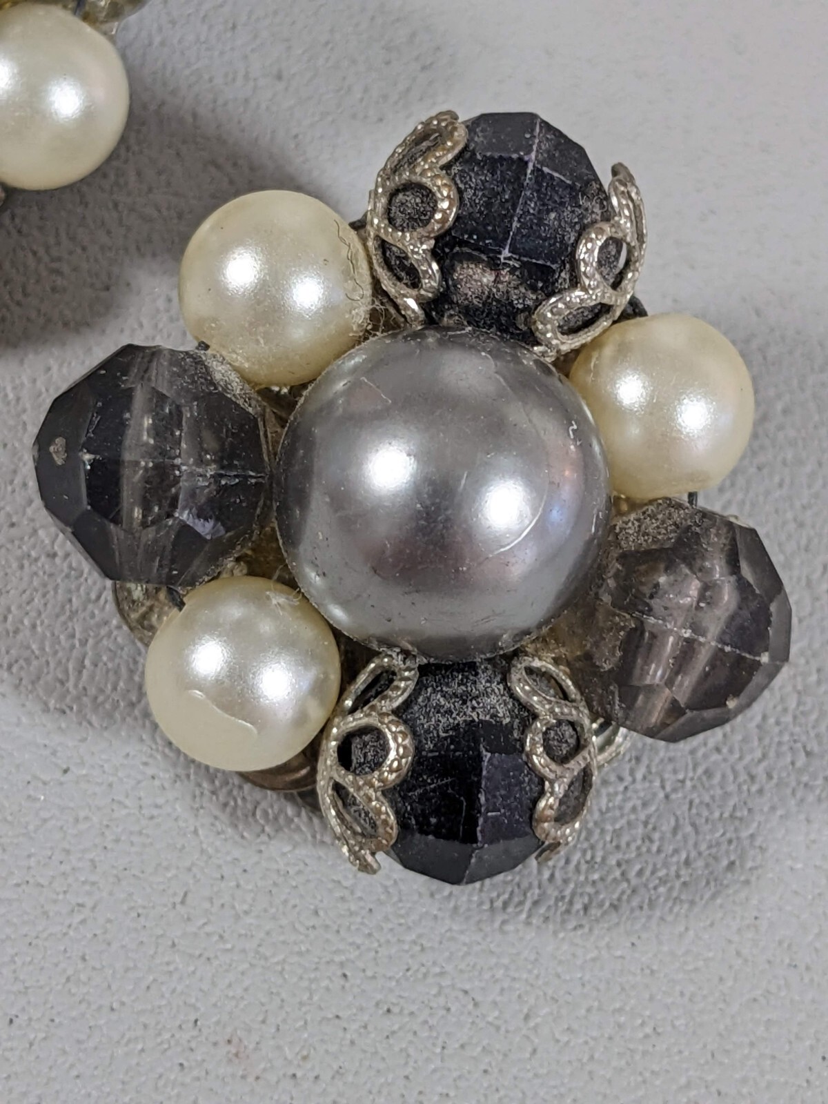 Vintage Silver Tone Gray Pearl Black Bead Cluster Round Clip On Earrings