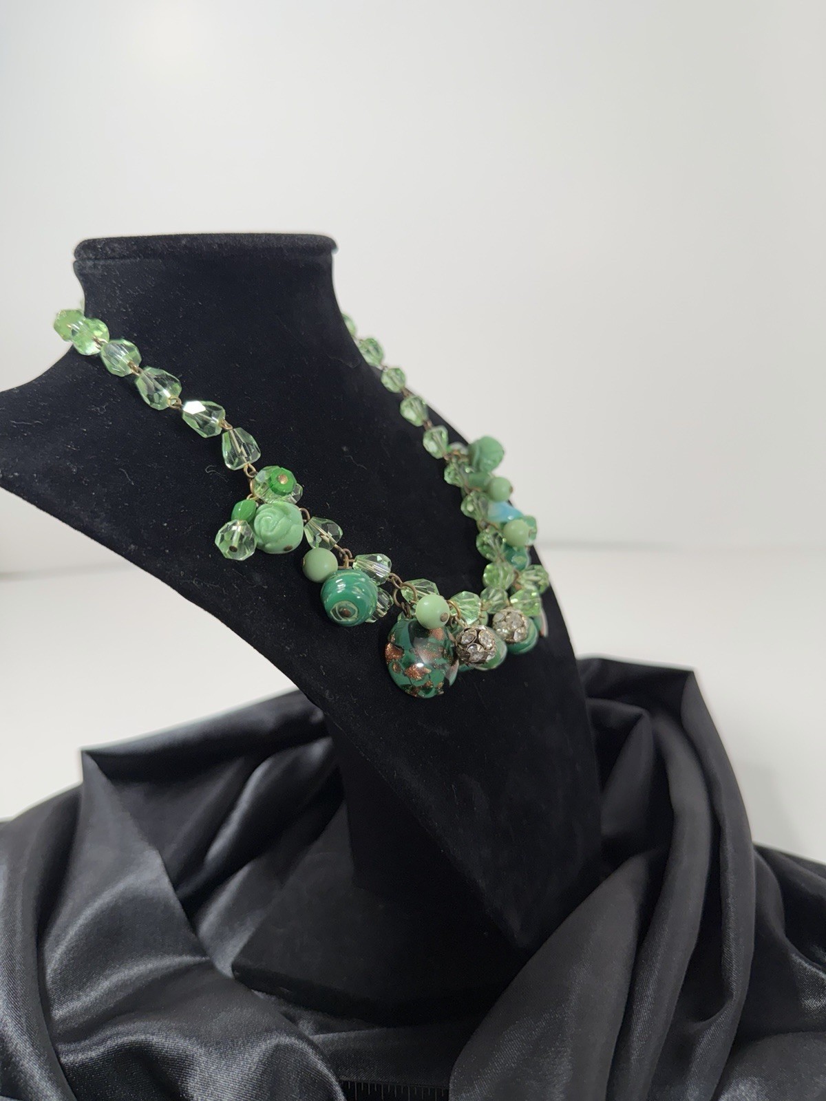 Stunning Vintage Green Bauble Faceted Czech Glass Necklace 16”