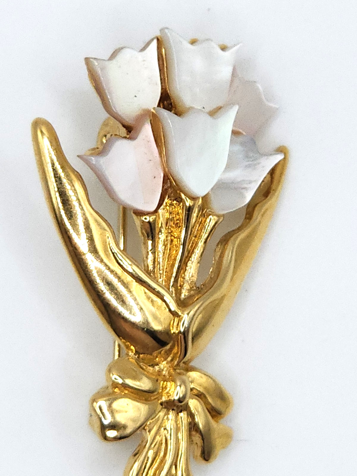 Vintage White Mother of Pearl Tulip Flower Bouquet Bow Gold Tone Brooch Pin
