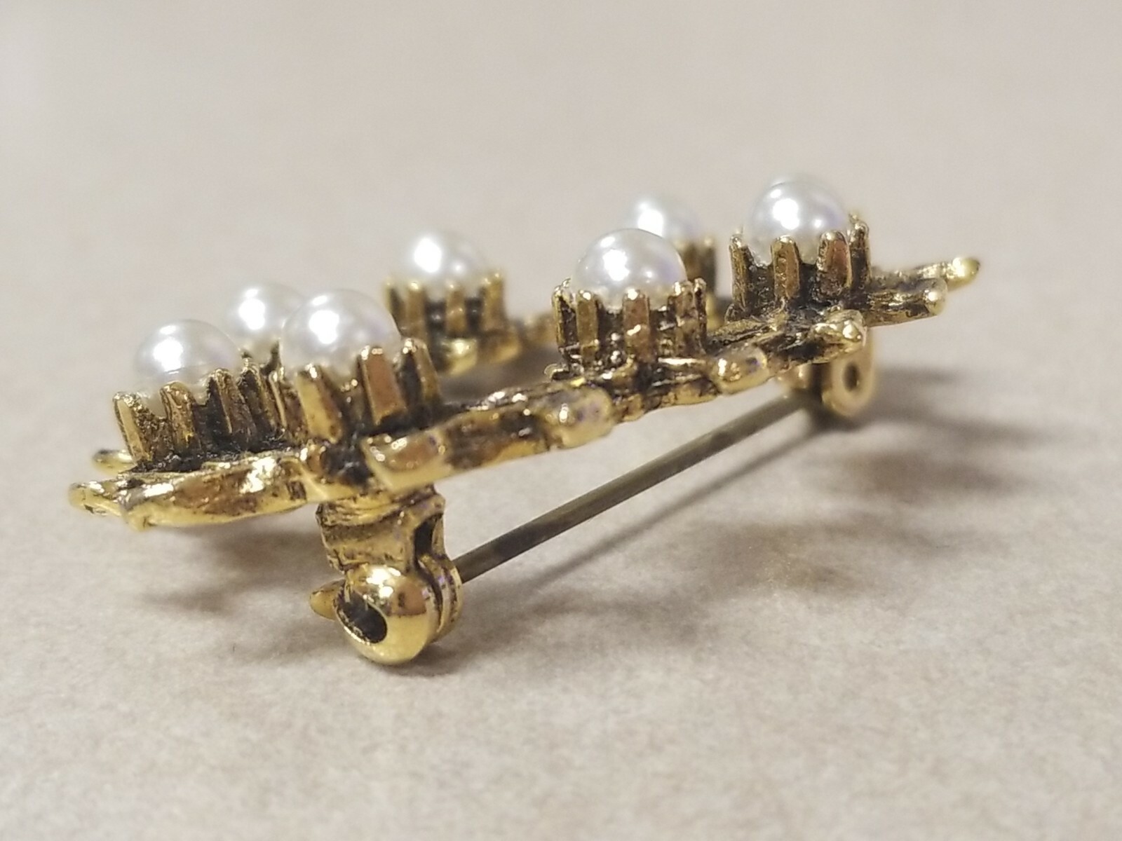 Vintage Signed Tacoa Brooch Pin Oval Goldtone And Faux Pearl