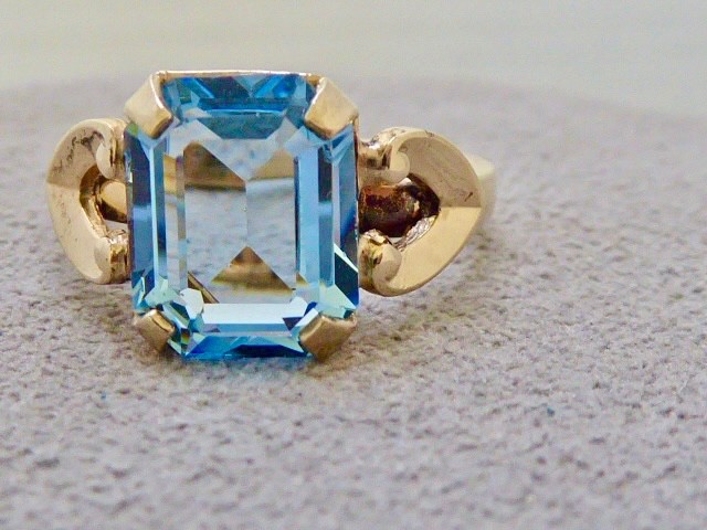 70’S NEW OLD STOCK 10K YELLOW GOLD FILLED SIMULATED AQUA RING SIZE 4.25 RING