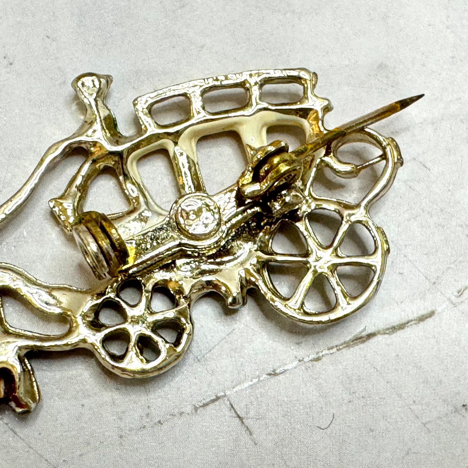Vintage Brooch Enamel Horse Western Wagon Coach Gold Tone Estate 2″ Pin Dainty
