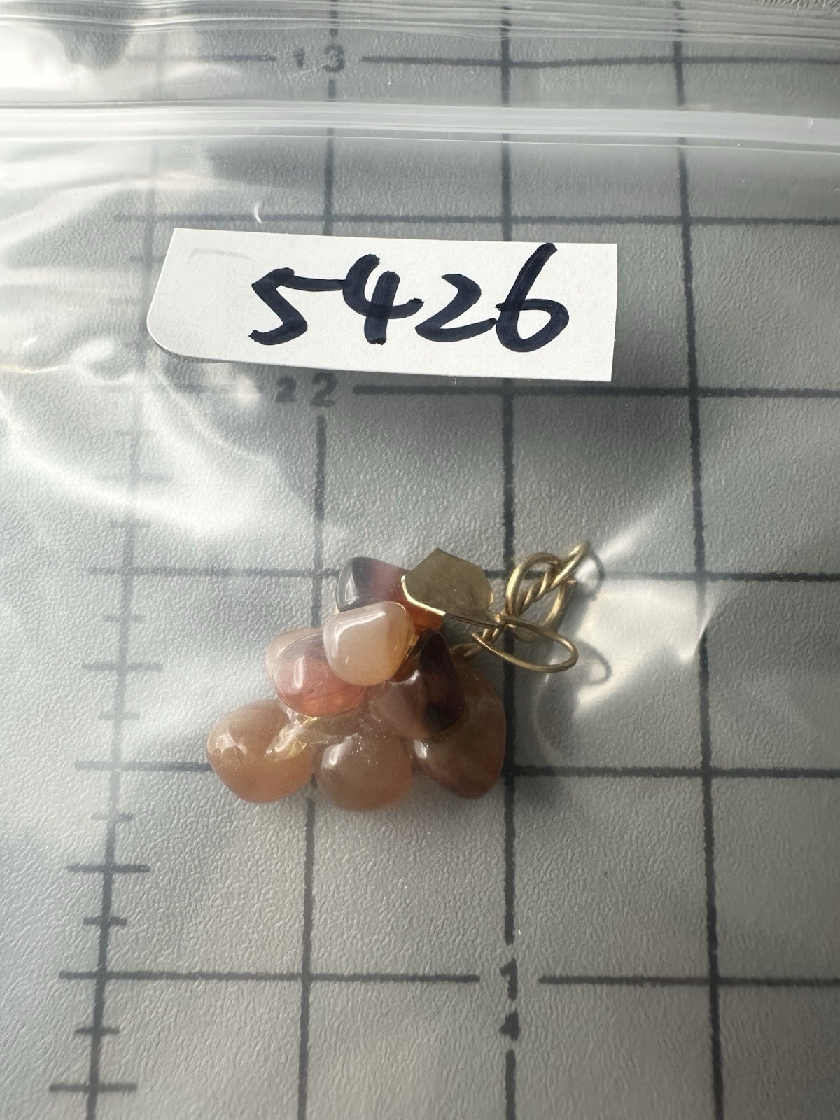 VINTAGE GOLD PLATED AGATE GRAPE CLUSTER PENDANT CHARM