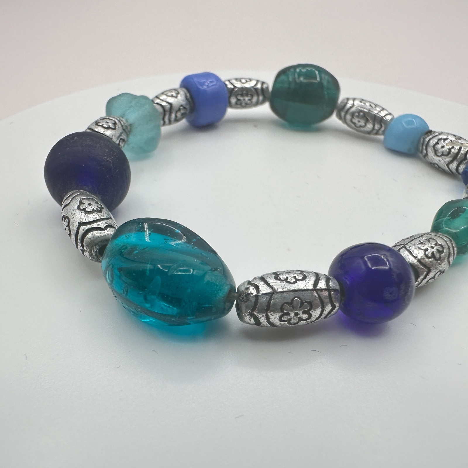 Vintage Y2K Silver Tone Stretch Beaded Bracelet Boho Women’s Classic Jewelry