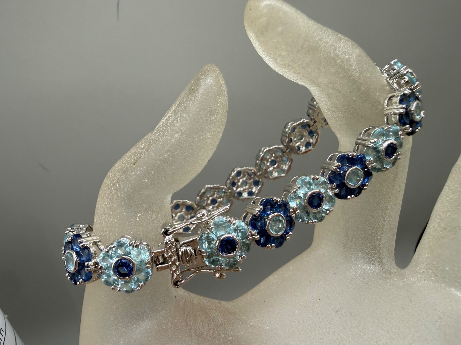 ESTATE SILVER PLATED SAPPHIRE AQUA BLUE CRYSTAL CLUSTER FLOWER BRACELET
