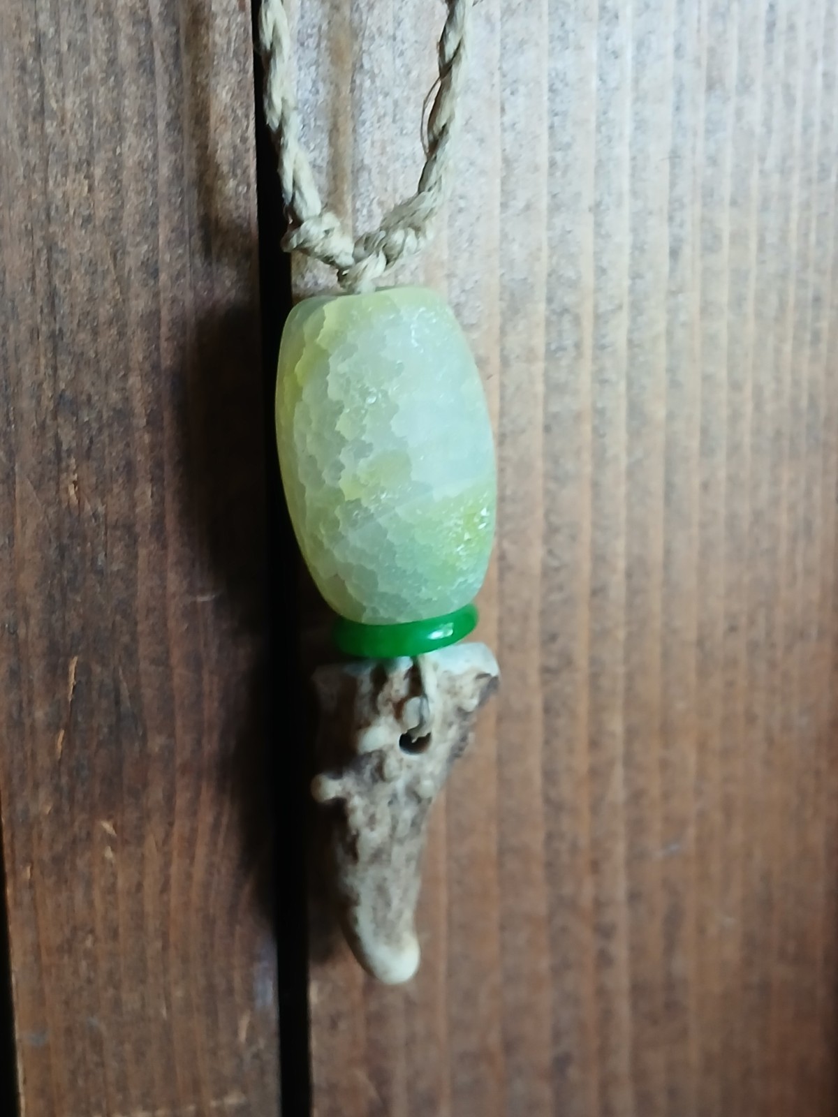 “Dragon Tooth – Dragon Egg” Necklace Hemp Cord Deer Tine, Agate Stone