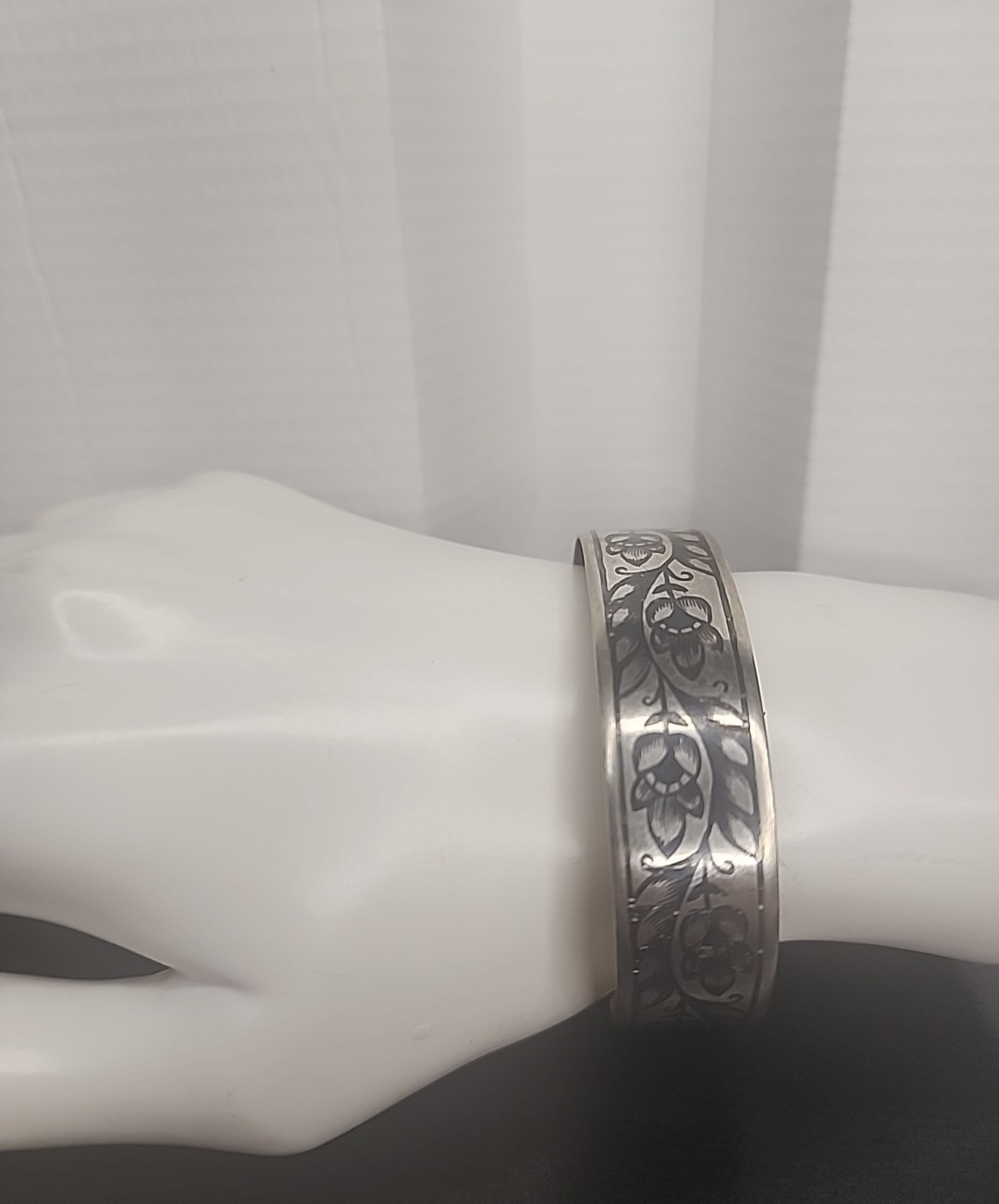 Vintage Soviet era 875 Sterling Silver Cuff Bracelet Niello Floral Design russia