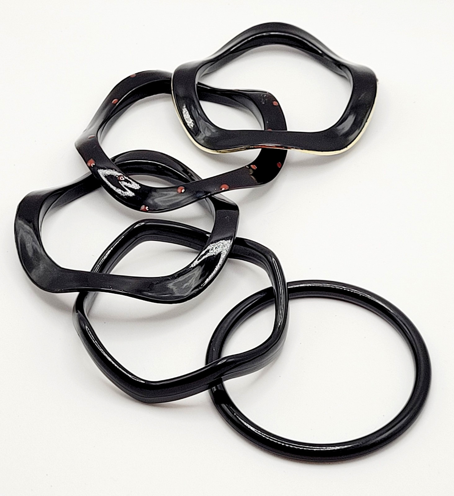 5 Black Color Different Shape Size Bangle Bracelet Retro Style Vintage 1980s