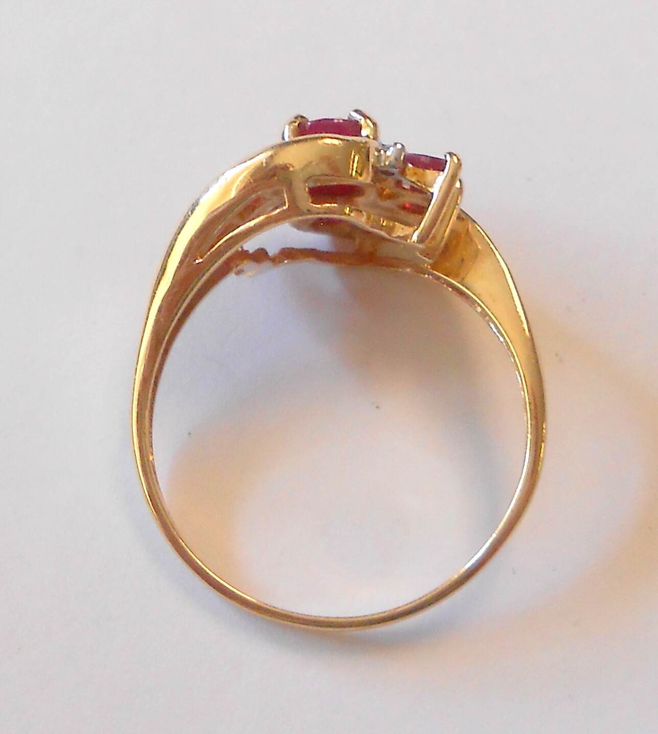 Gorgeous Red Ruby 2 Carats & Diamond Accents 10K Yellow Gold Ring Size 9