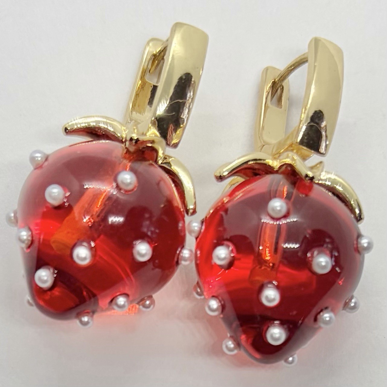 Red Art Glass Strawberry Seed Pearl Dangle Drop Statement Earrings Hinged Post