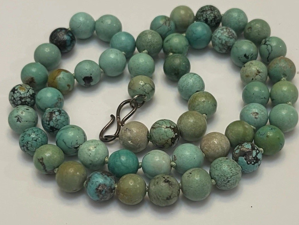 Vintage Hubei Turquoise Beaded Necklace 23.5 in 70 Gram 10.1 mm Double Knotted
