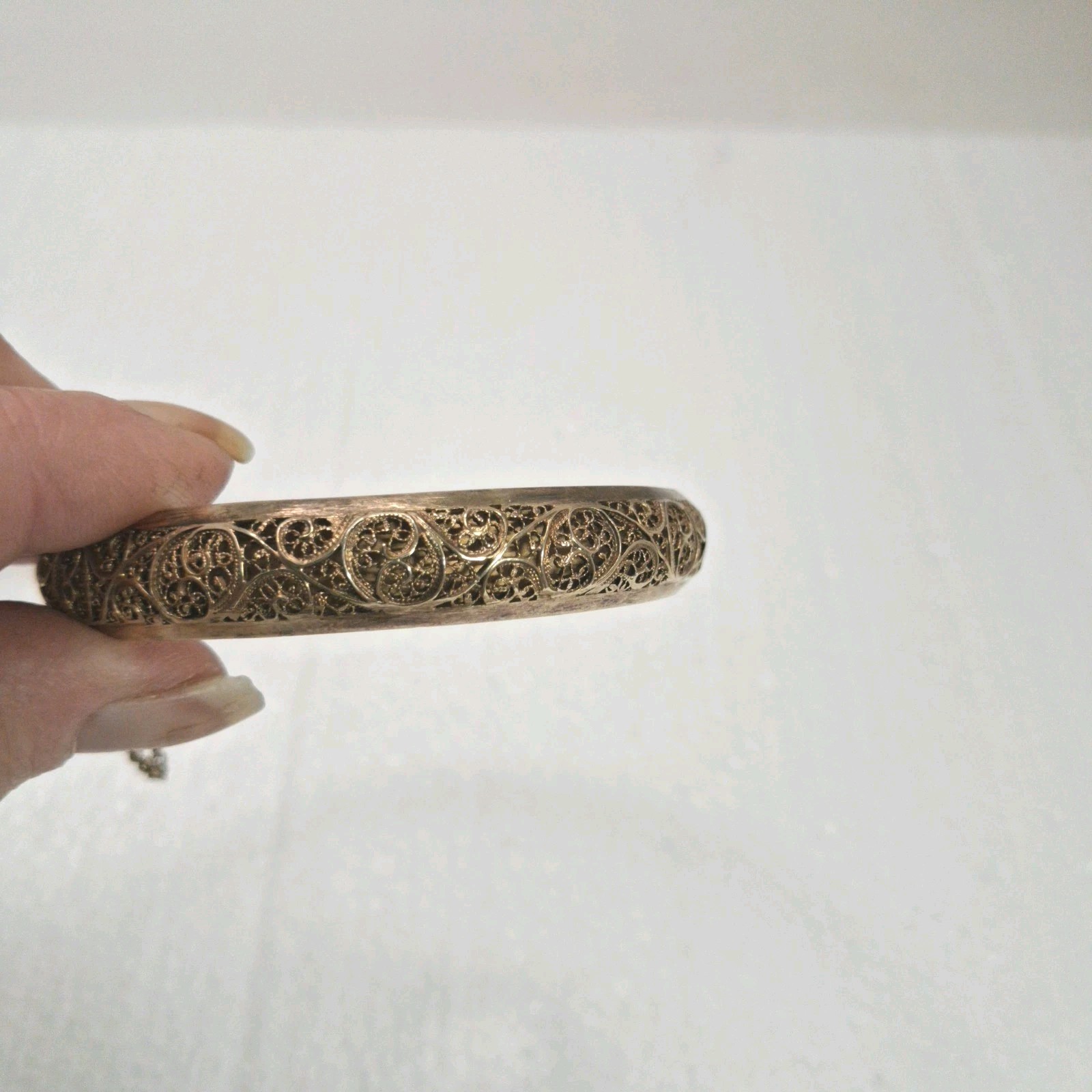 Vintage Sterling Silver Filigree Hinged Bangle Bracelet Safety Chain Ornate 18g