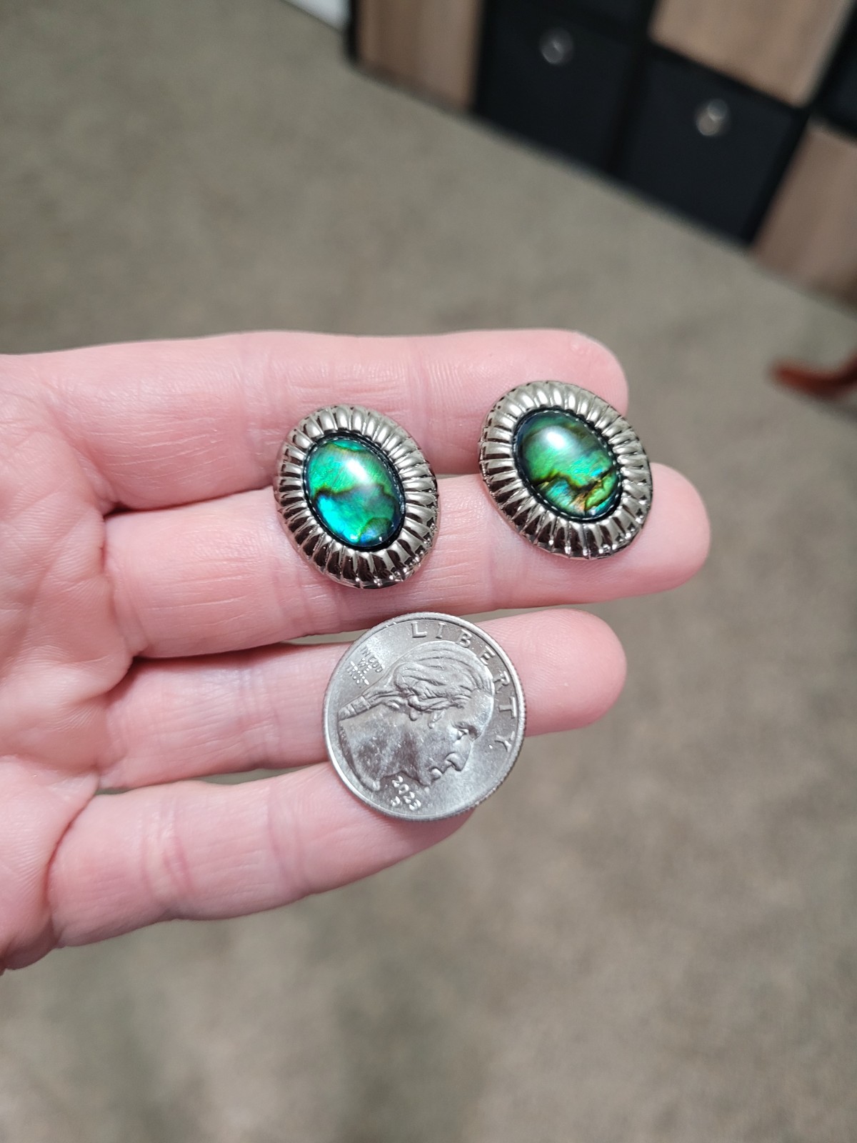 New Vintage Green Pua Shell Oval Stud Earrings Silver Tone Fluted Oval Bezel 1″