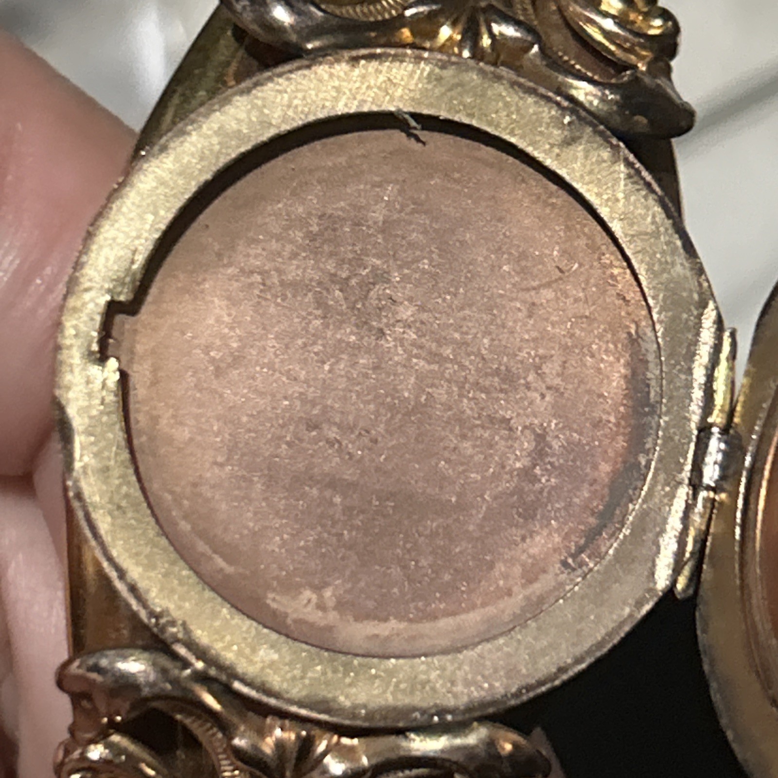 ANTIQUE 44g NOUVEAU 1/20 GOLD FILL E.M. Co HINGED PHOTO LOCKET BANGLE BRACELET