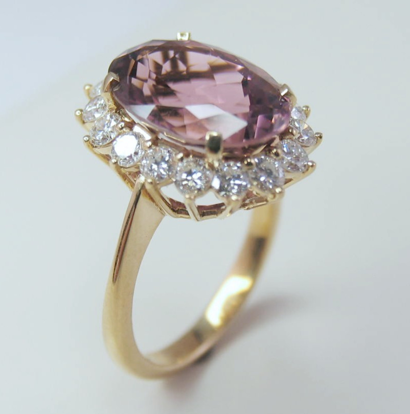 Vintage 18k Gold Lady’s 17 Stone Pink Tourmaline Diamond 6.65ctw Ring Size 5.75