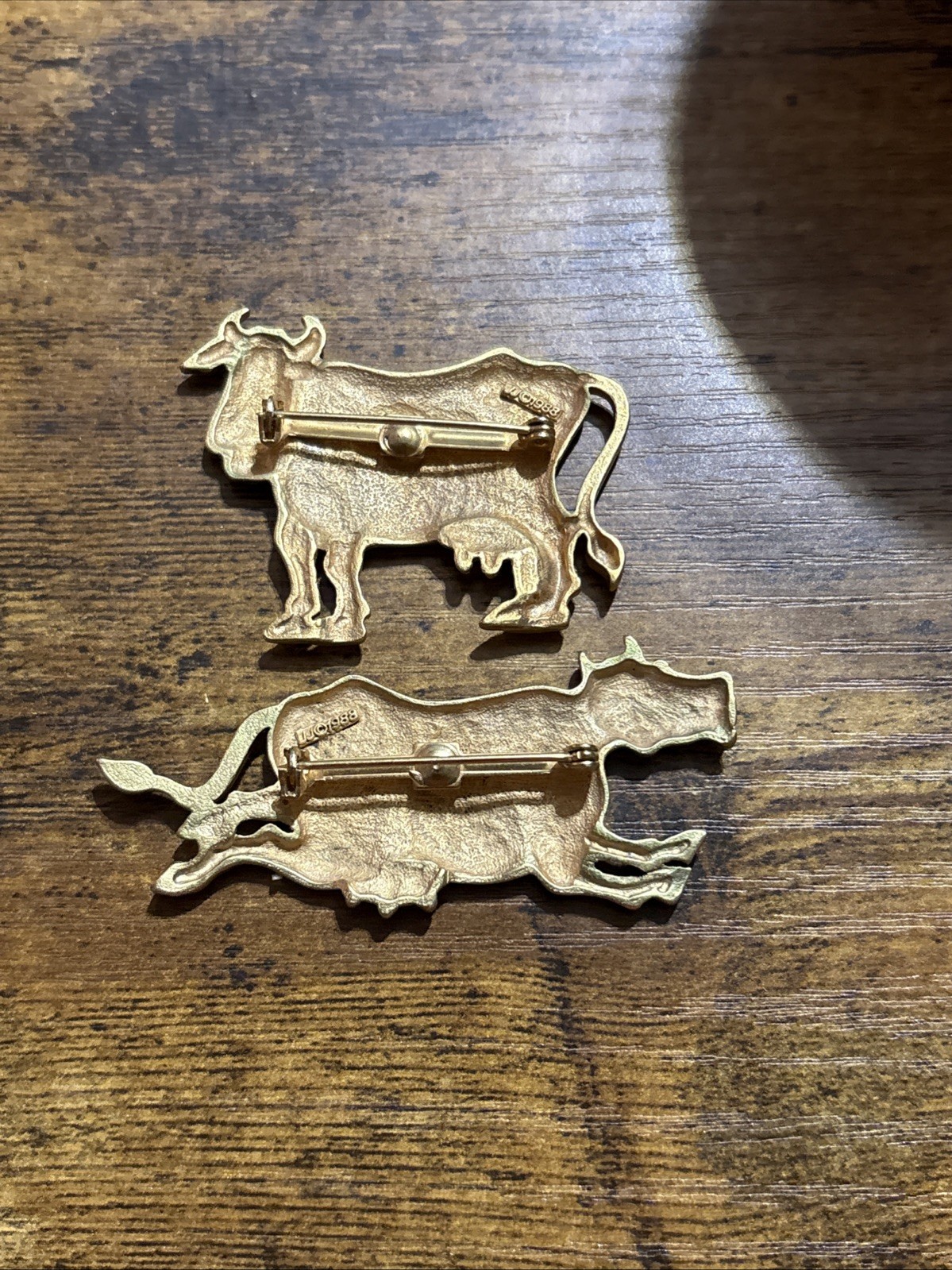 JJ Gold Tone Cow Brooch Charm Pin Set 2 Vintage 1988 Jewelry Western