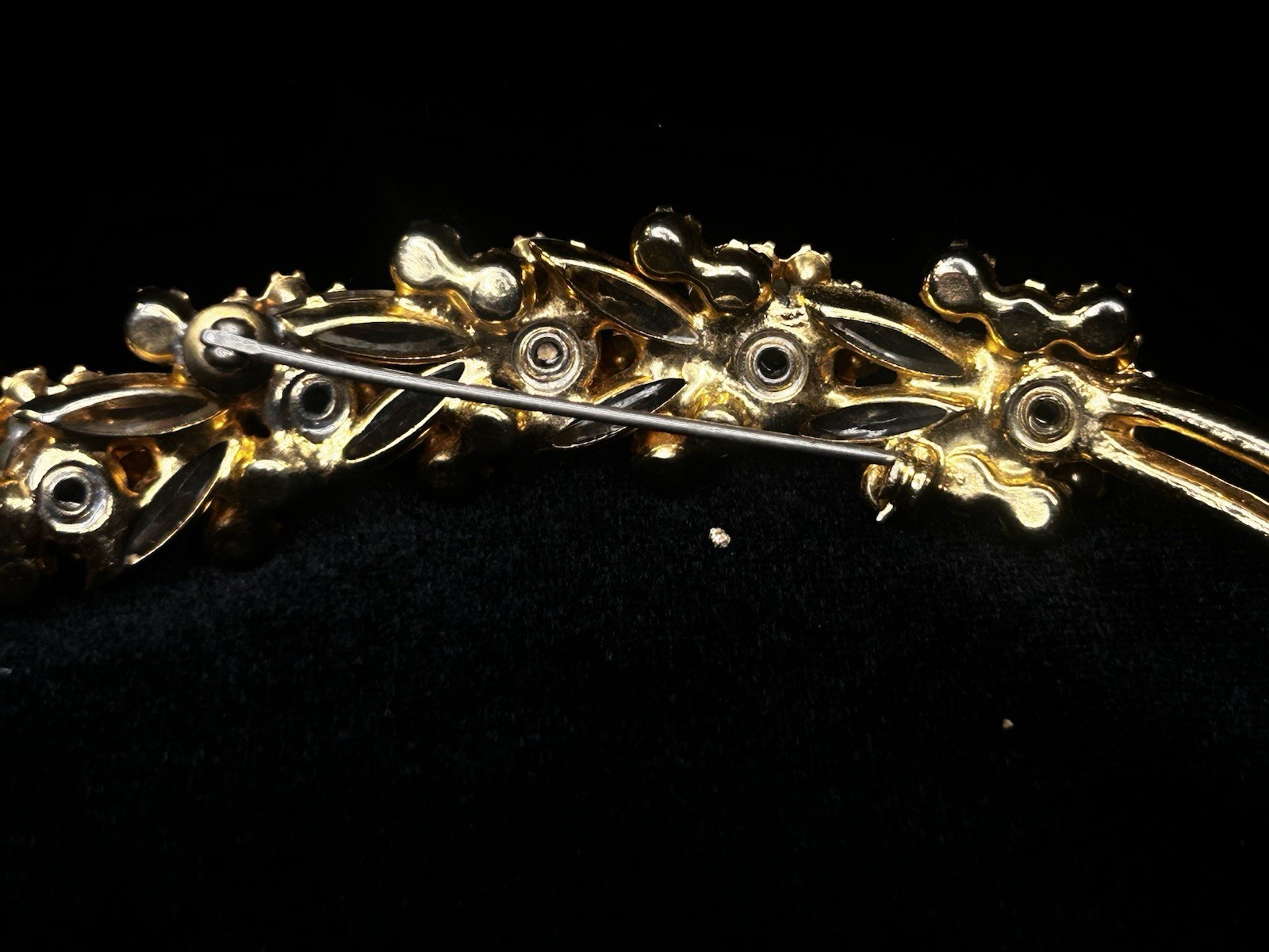 DeLizza And Elster D&E Juliana Pearl & Aurora Borealis Rhinestone Leaf Brooch