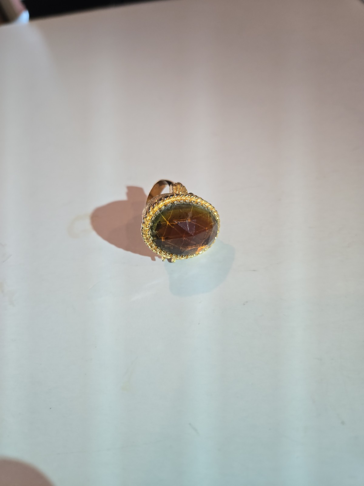 Avon Vintage Gold Tone Amber Stone Poison Pill Box Secret Compartment Ring