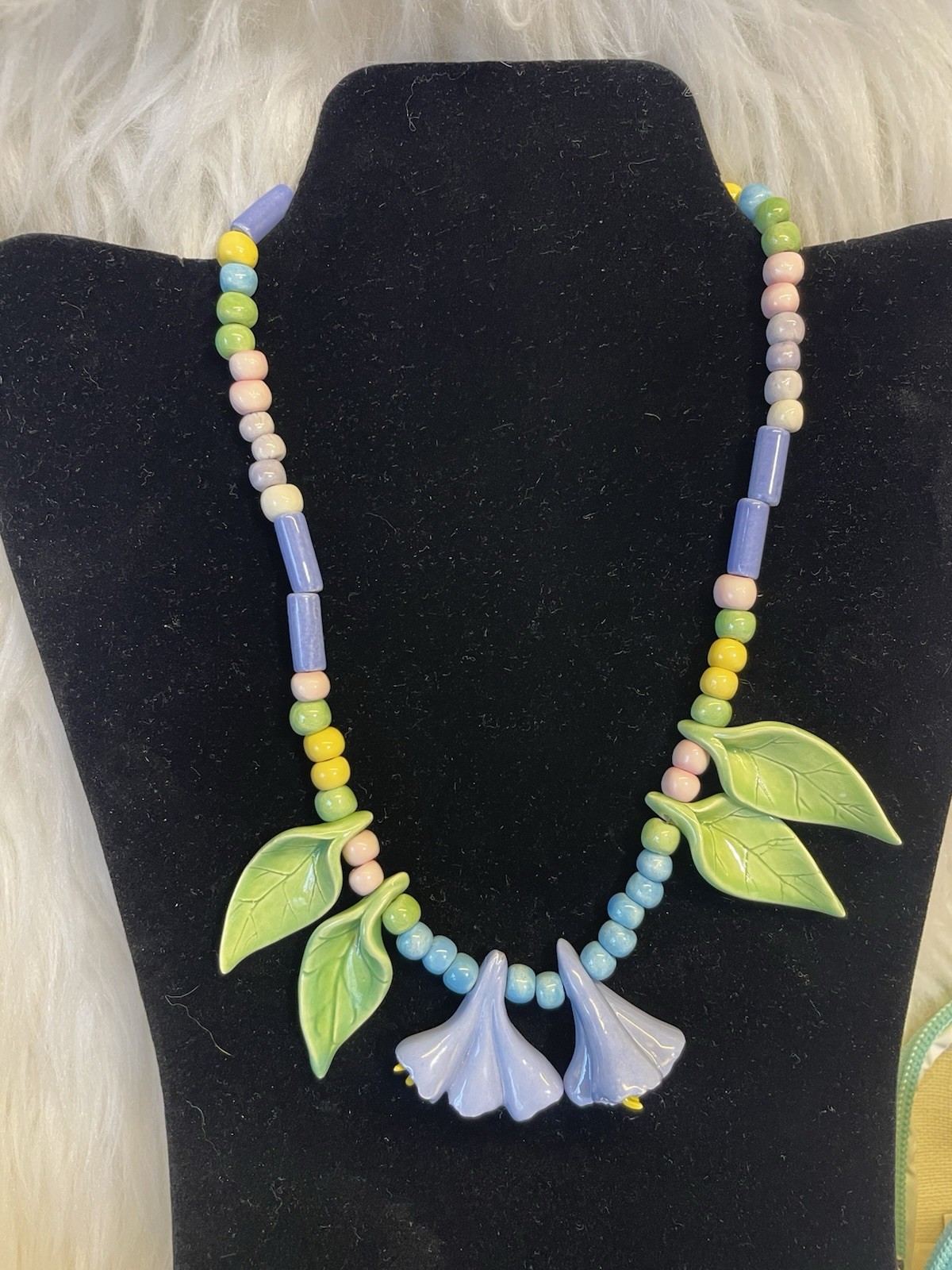 Vintage Parrot Pearls Ceramic Beaded Floral Leaves Necklace 80’s 90”s 18”