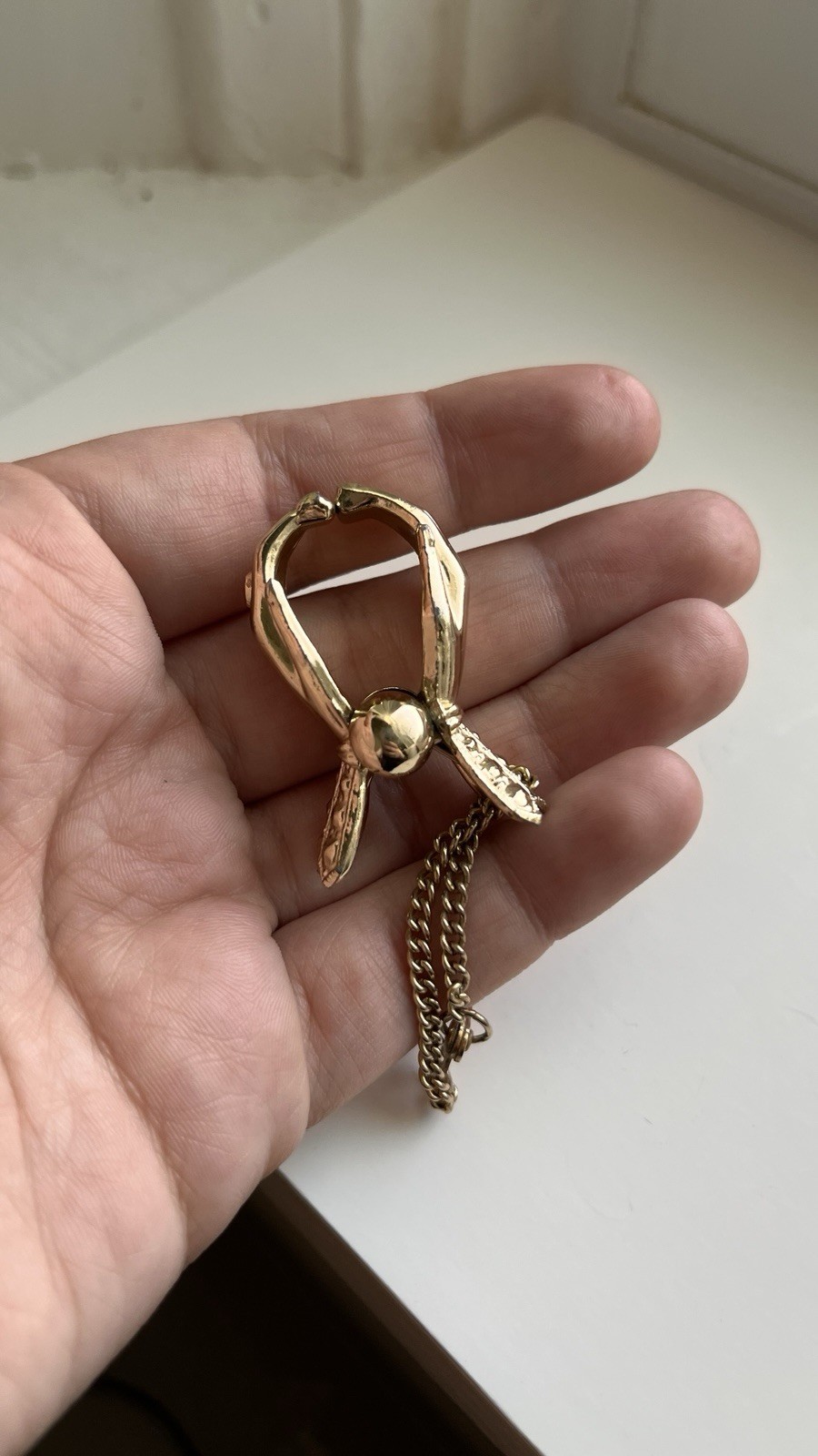 Vtg 1950s Gold Tone Mechanical Hand Glove Clip Purse Charm Holder Clasp MCM