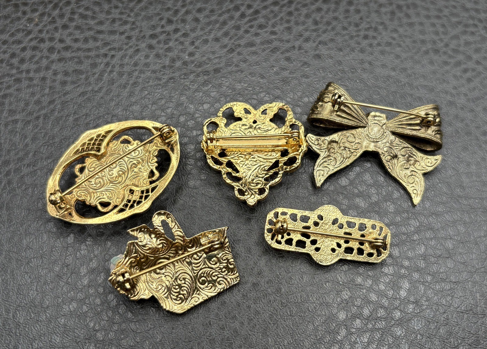 VTG Lot Of 5 Brooch Pin 3 1928 Brand Floral Heart Bow Basket Victorian Style