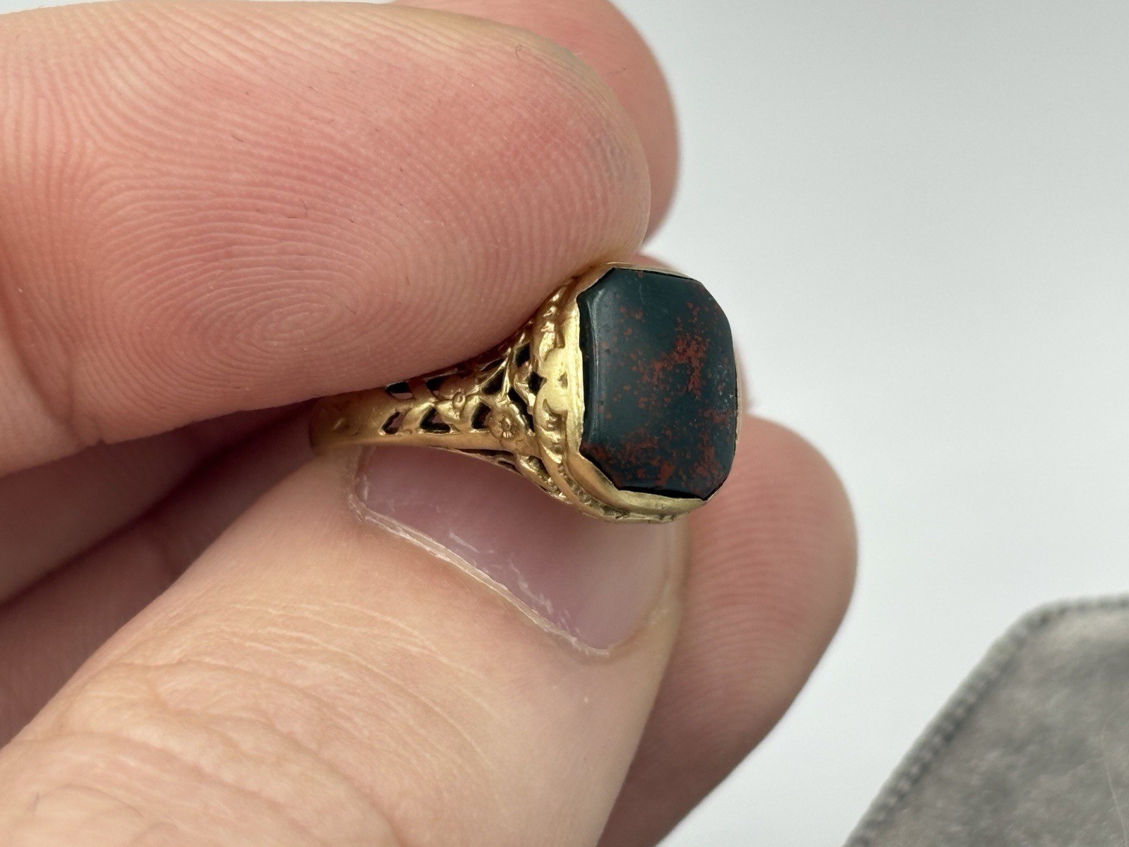 Antique Art Deco 14k Gold Filigree Bloodstone Ring Vintage