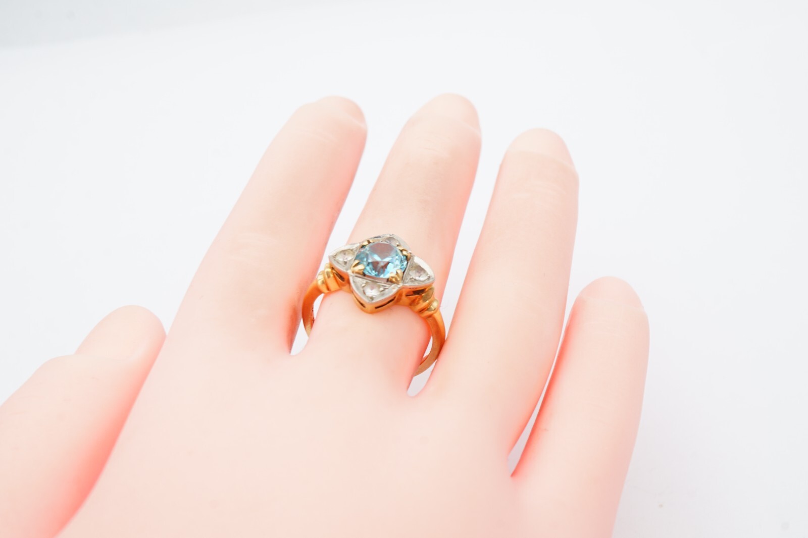 Vintage 10k Yellow Gold Blue Stone Ring Size 5