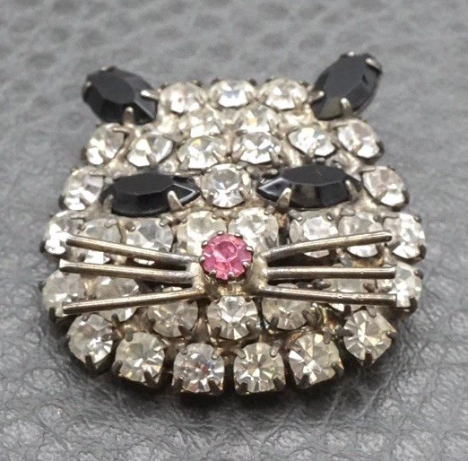 Vintage Cat Kitty Face White Black Rhinestone Crystal Silver Tone Brooch