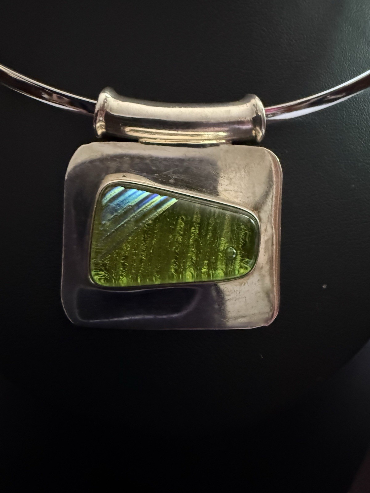 Sterling Silver 925 Modernist Choker Necklace Green Art Glass Pendant