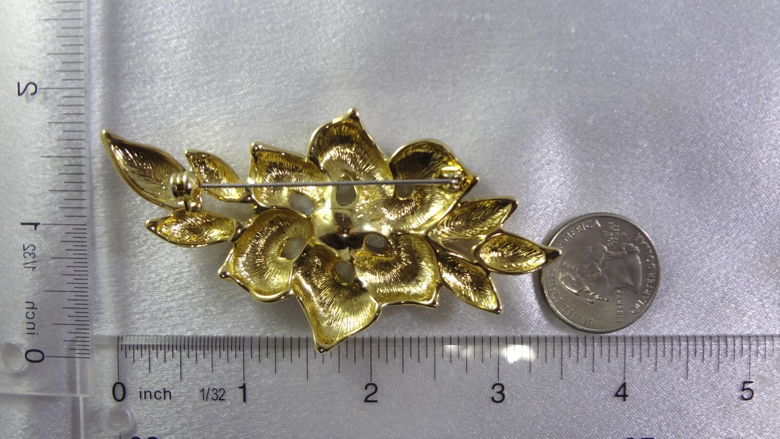 Simulated / Faux Pearl Cabochon Two Toned Flower 3 1/2 Inch Large Brooch / Pin!