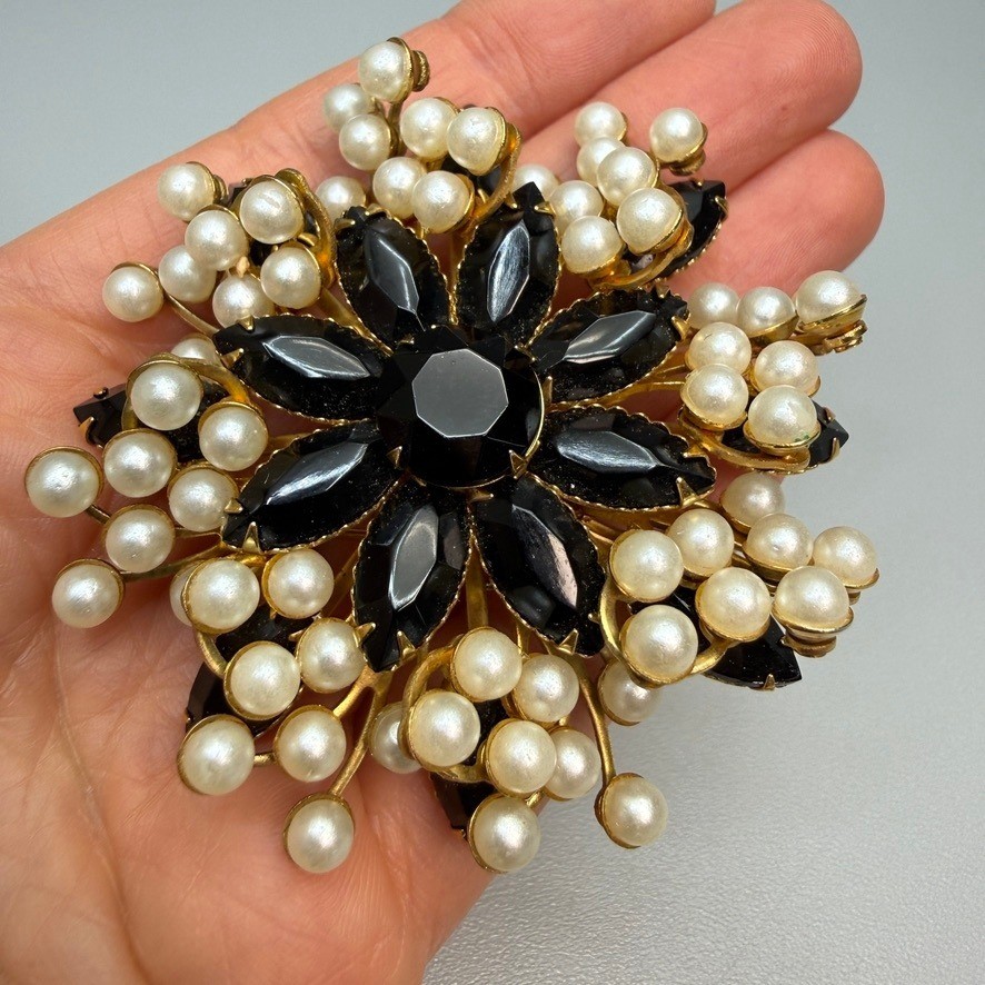 Beaujewels Vintage Large Brooch and Earring Set Black Rhinestone and Faux Pearl